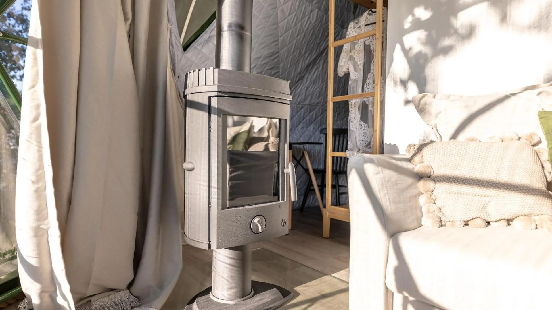 Glamping Escape To The Stars Under Prague Skyline Hotel Luxussátor
