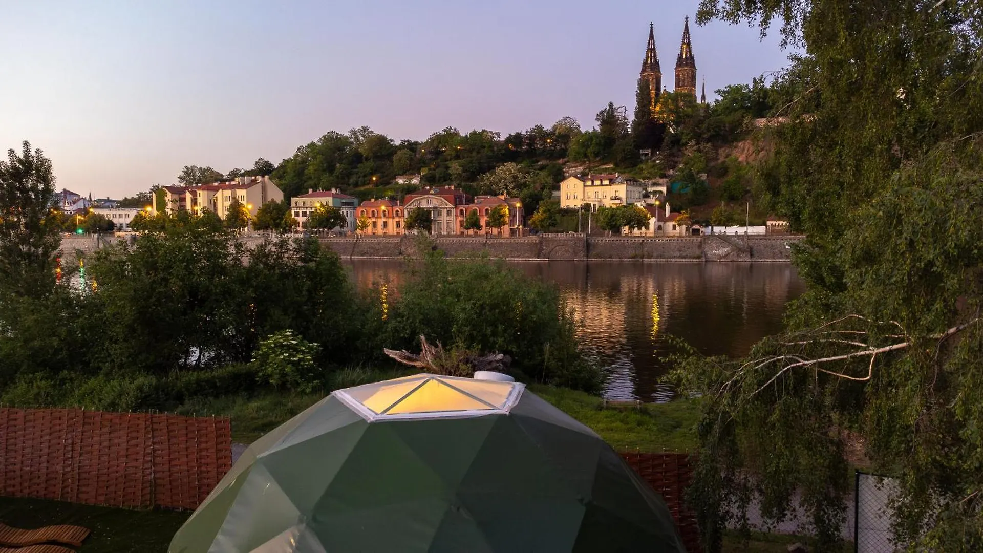 Glamping Escape To The Stars Under Prague Skyline Hotel