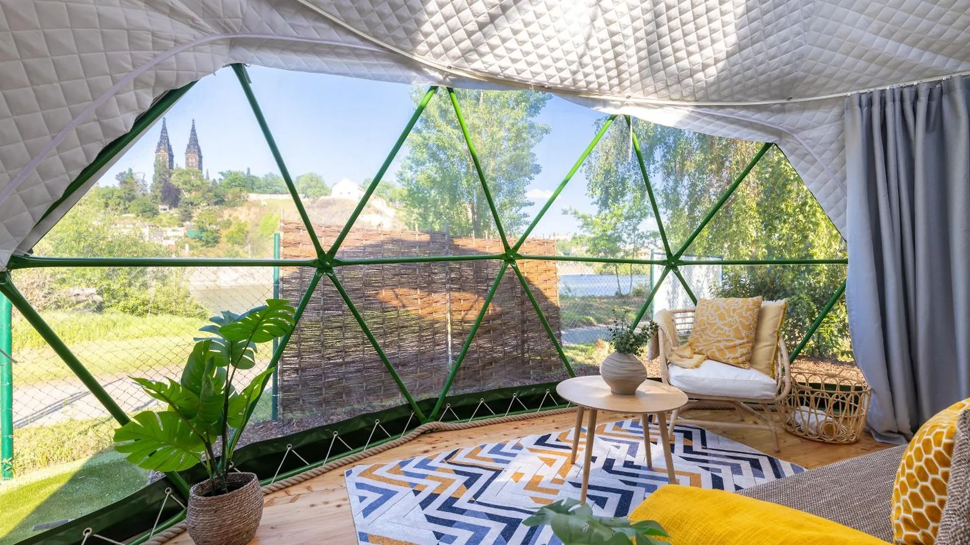 Glamping Escape To The Stars Under Prague Skyline Hotel 0*,