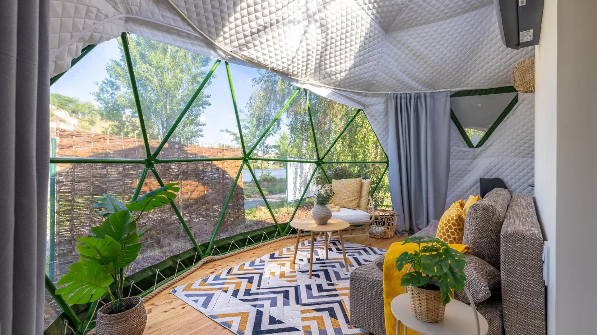 Glamping Escape To The Stars Under Prague Skyline Hotel Luxussátor