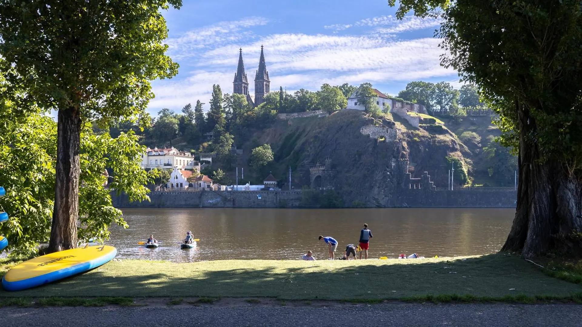 Hotel Glamping Escape To The Stars Under Prague Skyline