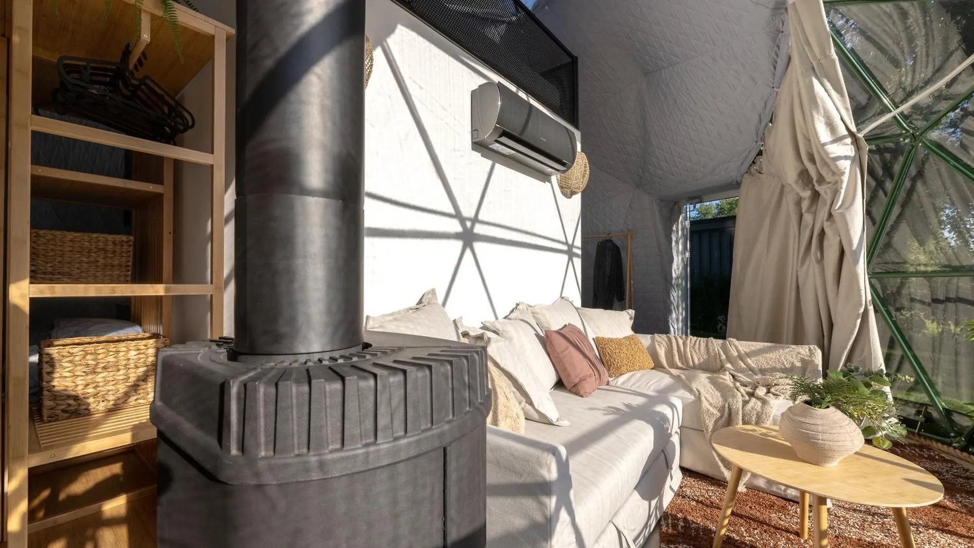 Hotel Glamping Escape To The Stars Under Prague Skyline