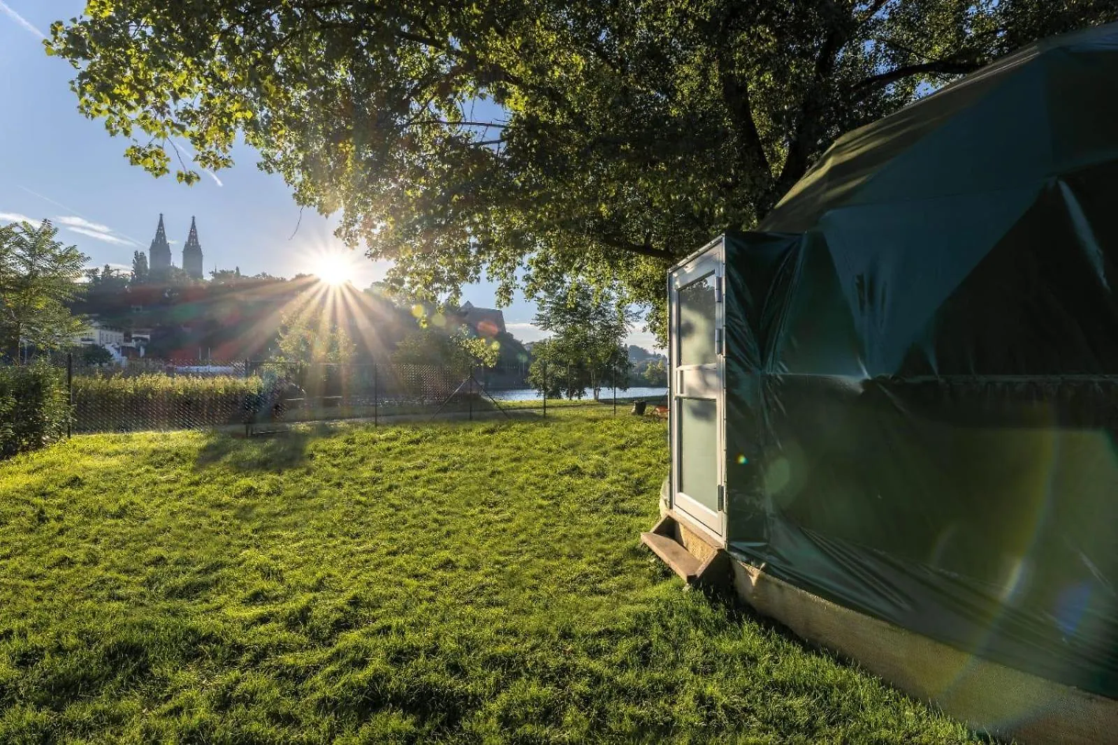 Hotel Glamping Escape To The Stars Under Prague Skyline