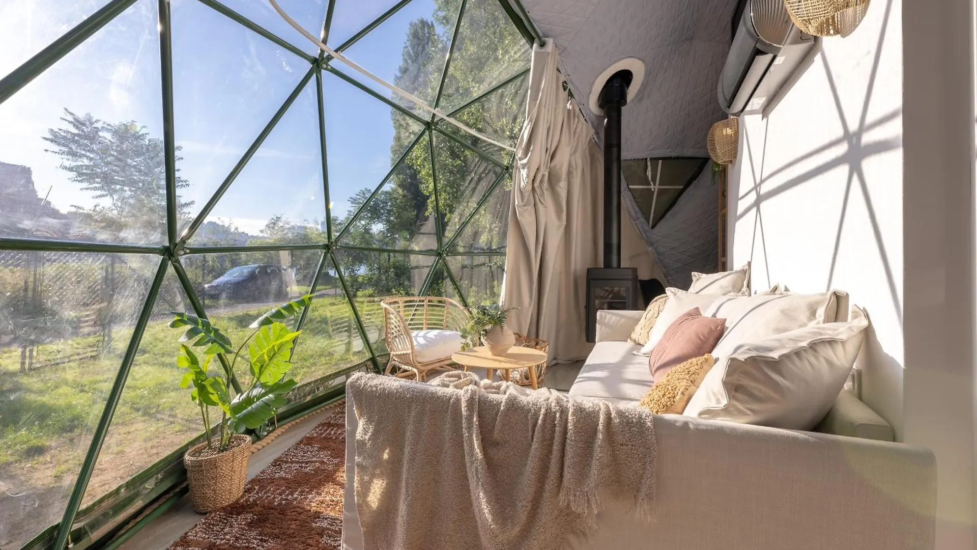 Hotel Glamping Escape To The Stars Under Prague Skyline 0*,  Repubblica Ceca
